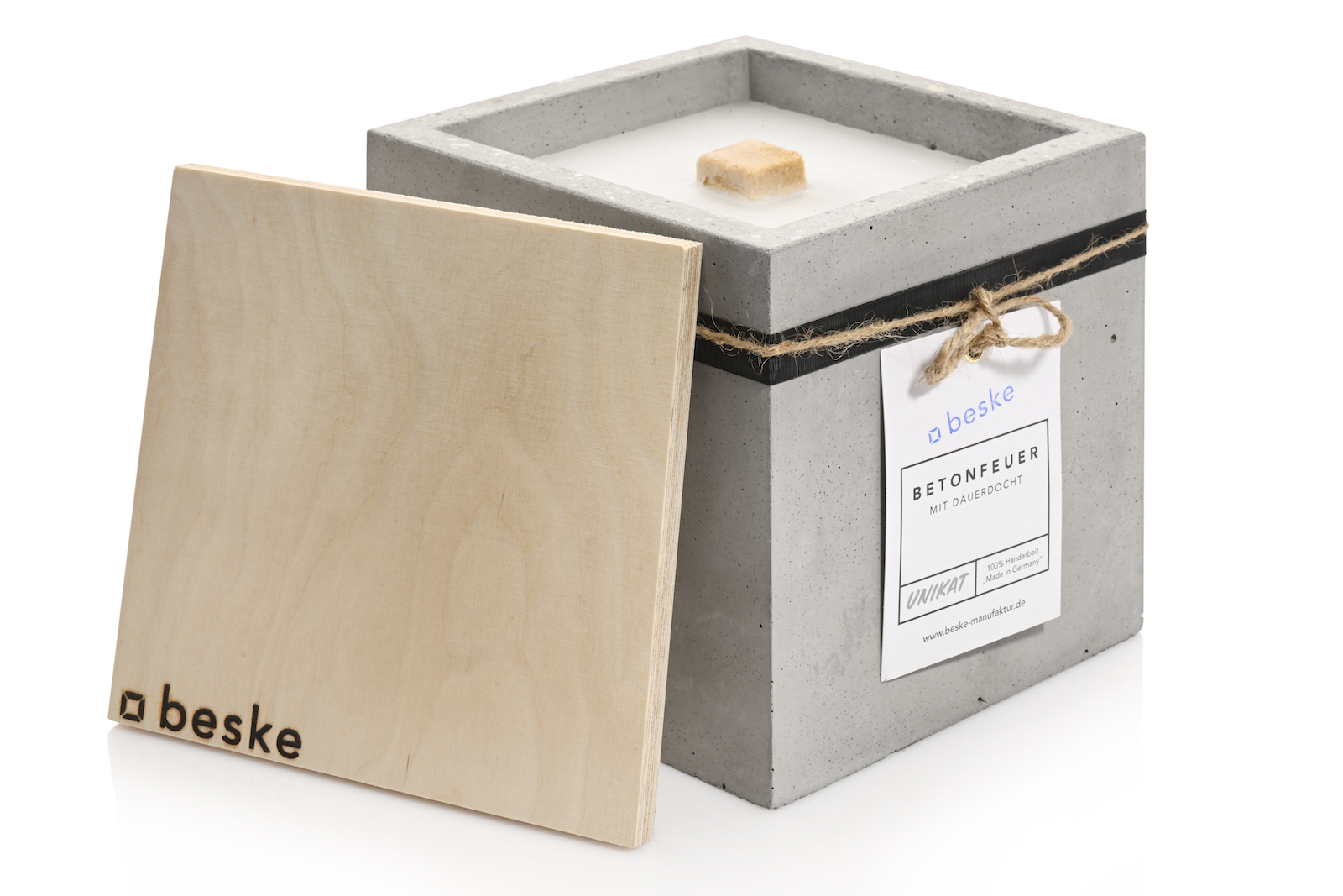 Betonfeuer® Fuego 17x17x17cm Tischfeuer Garten-Fackel Outdoor-Kerze mit Dauerdocht inkl. Löschbrett